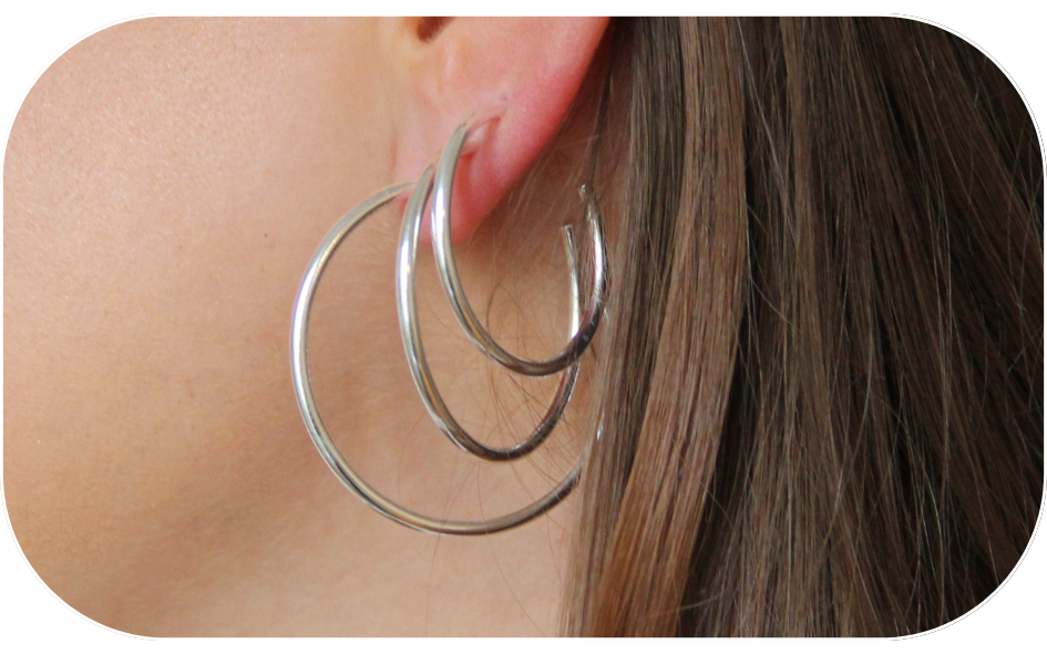 Plain Hoops/creoler som knäpps med stift och fluga