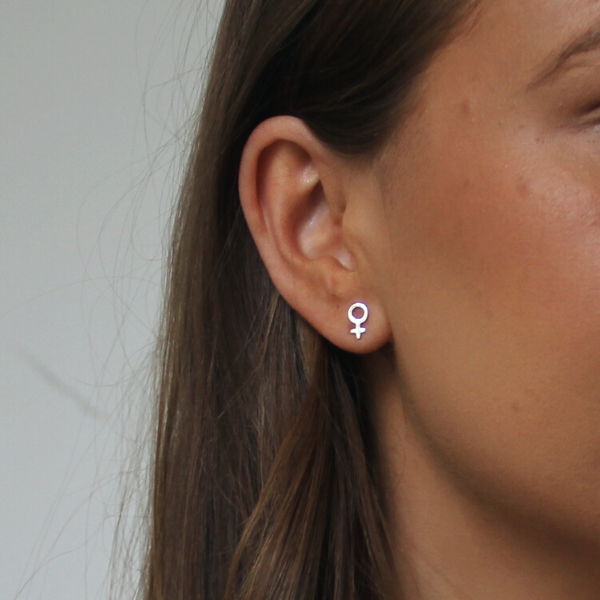VENUS EARRINGS ON A STUD