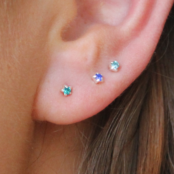 SILVERÖRHÄNGE 2MM ZIRKON MÖRK TURKOS