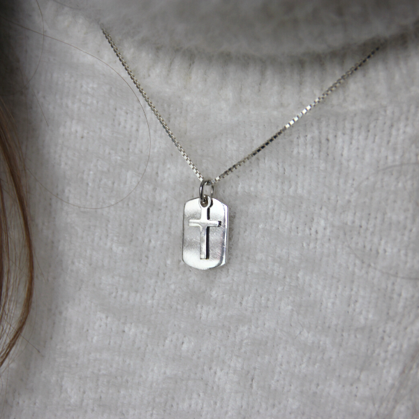 NECKLACE/PENDANT CROSS ON A RING