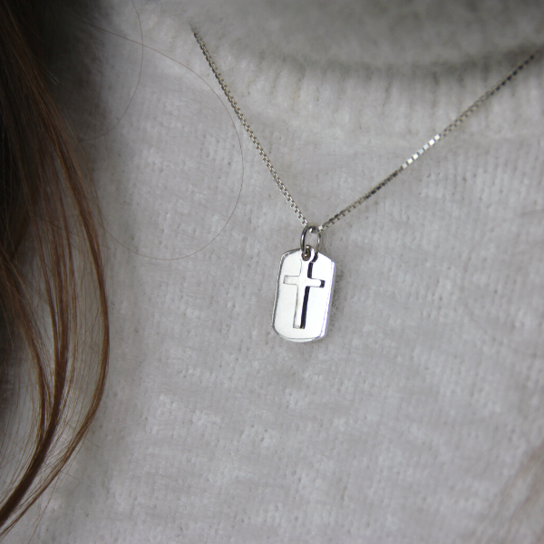NECKLACE/PENDANT CROSS ON A RING