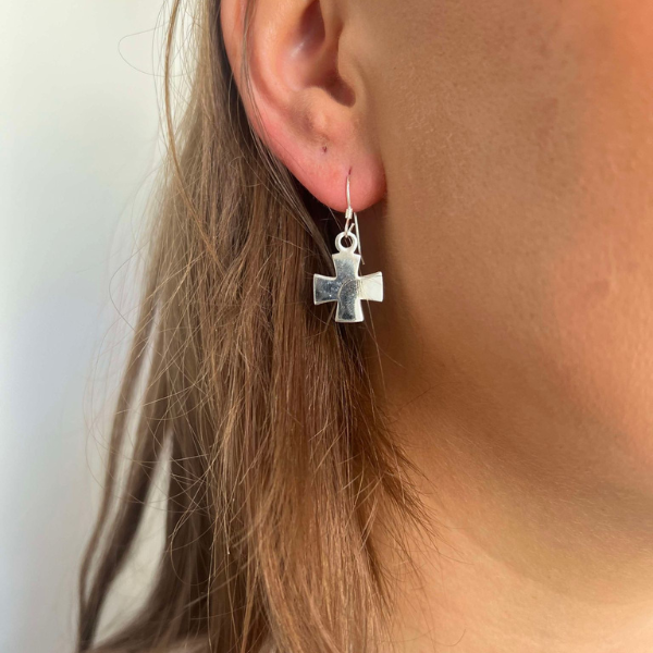 SILVER EARRINGS SQUARE CROSS