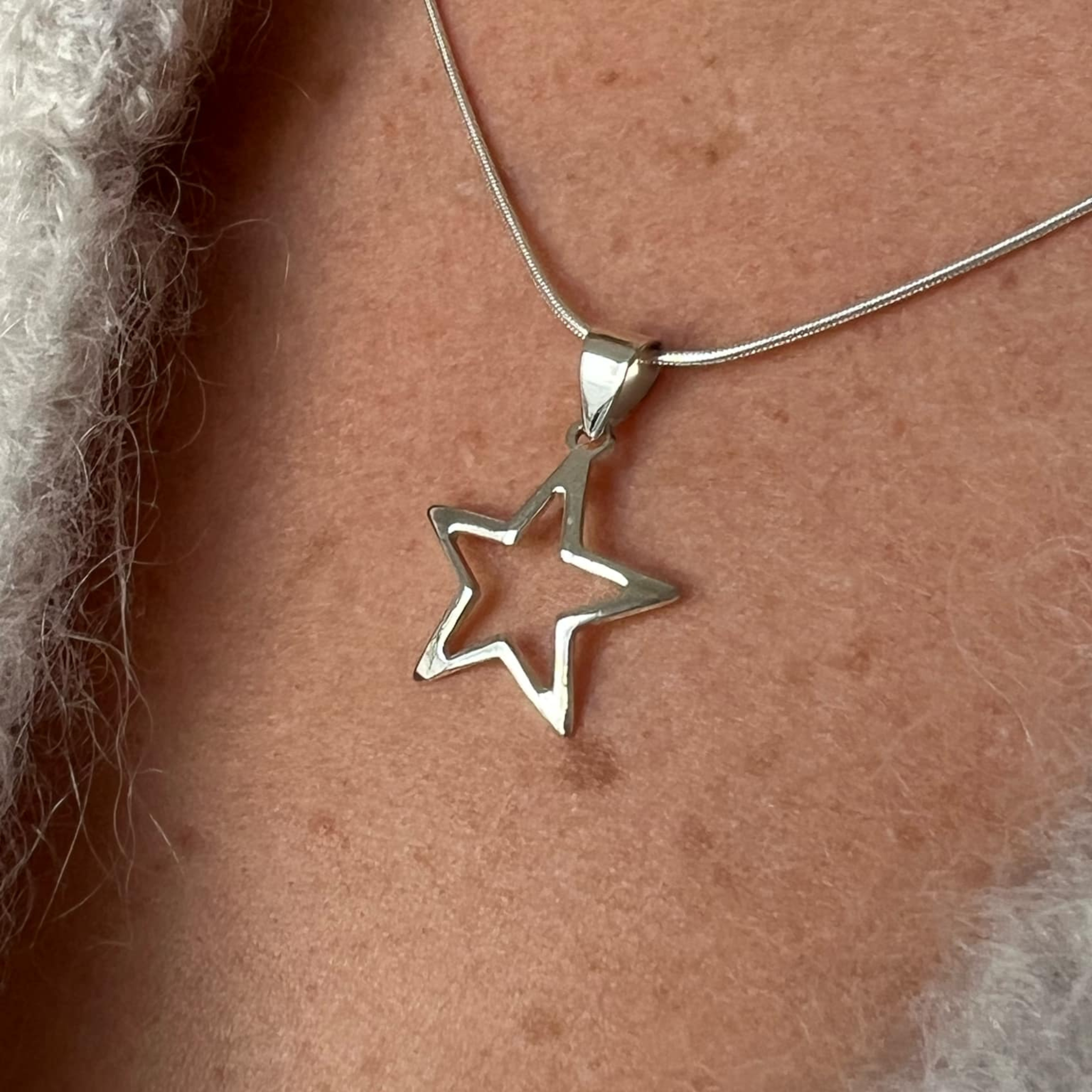 NECKLACE/CHARM LITTLE STAR
