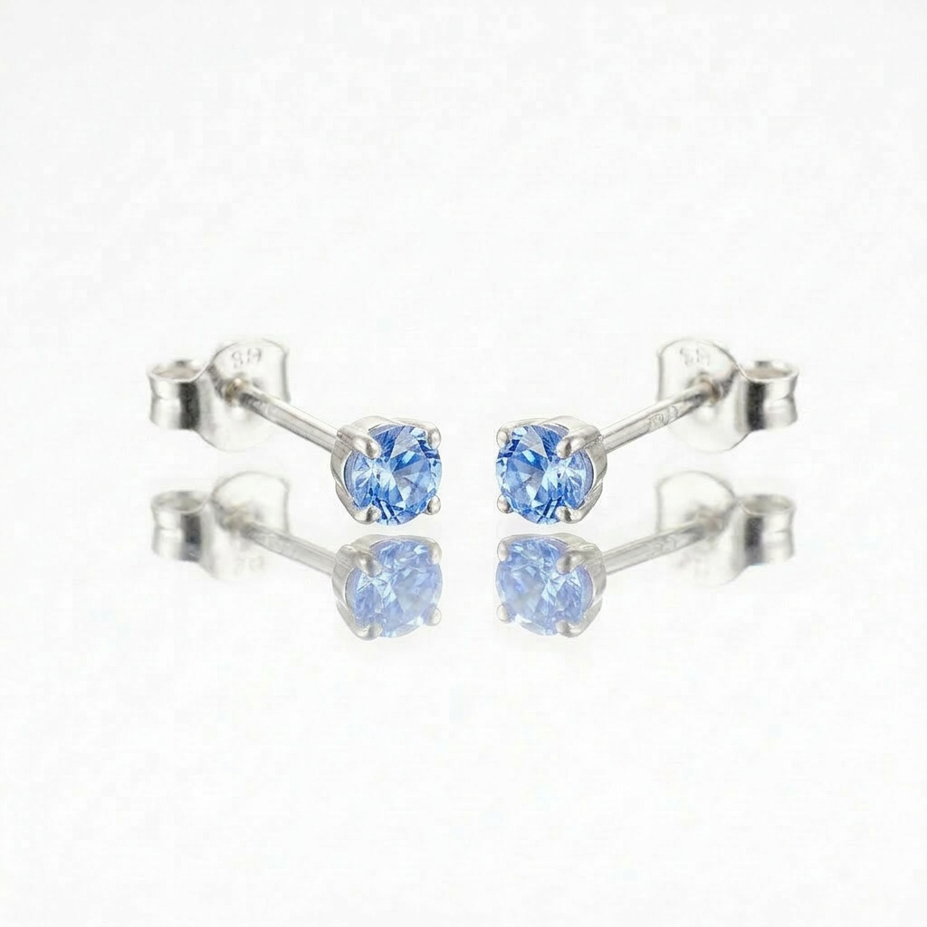 SILVERÖRHÄNGE 2MM LIGHT SAPPHIRE (MELLANBLÅ)