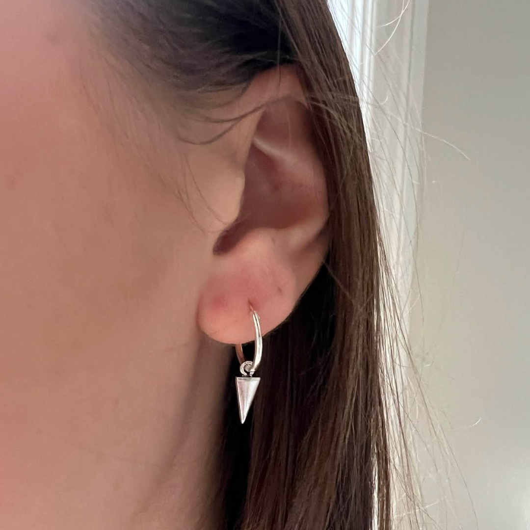 SILVERÖRHÄNGE HOOPS POINTY