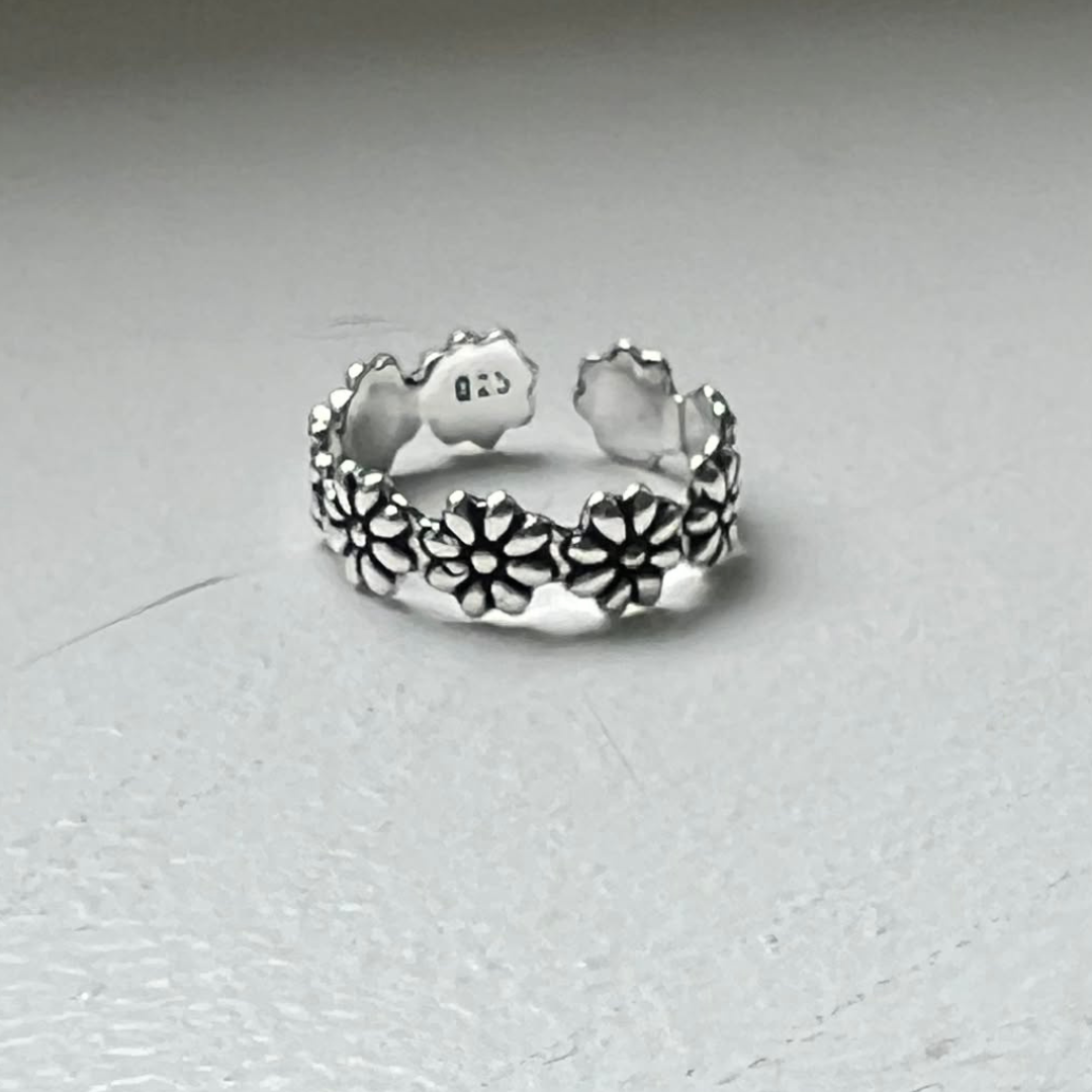 TÅRING I SILVER  DAISY BOUQUET